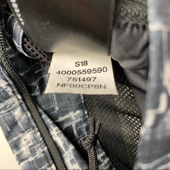 The north face women’s hooded venture jacket taped seams waterproof Sz small - Picture 3 of 8